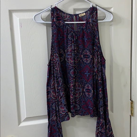 Hollister Tops - Paisley pattern cold shoulder bell sleeve top